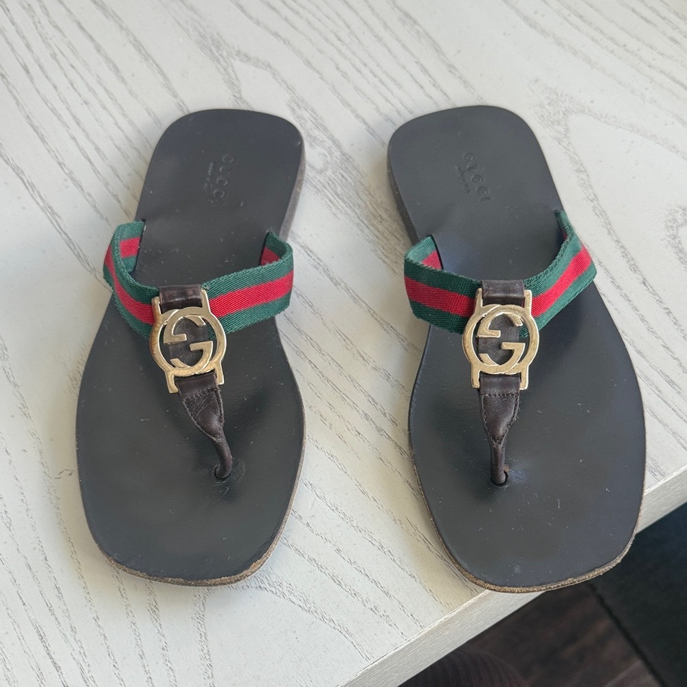 Gucci Black Flip-Flops with Red and Green Straps